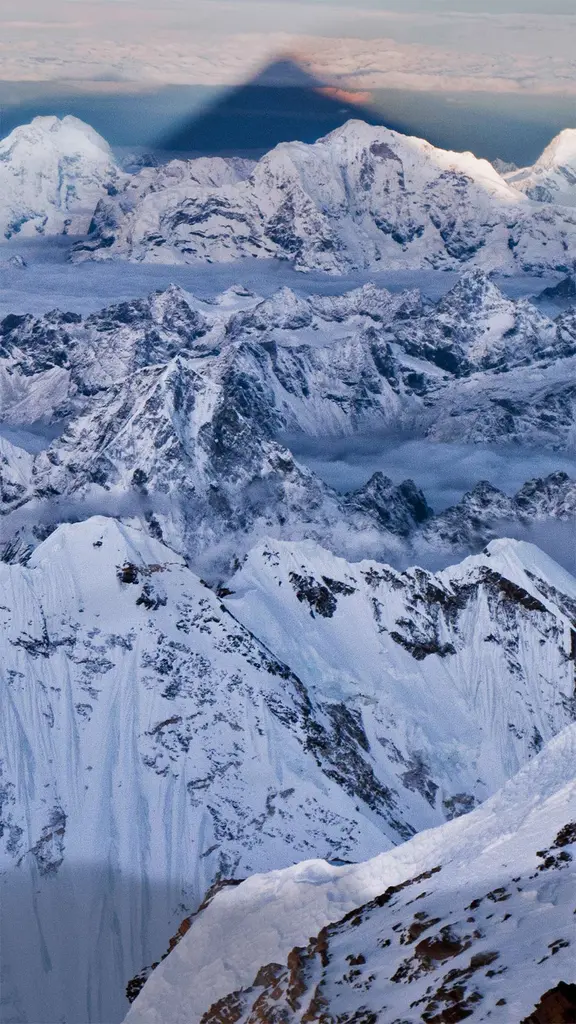 珠穆朗玛峰的影子，尼泊尔喜马拉雅西部