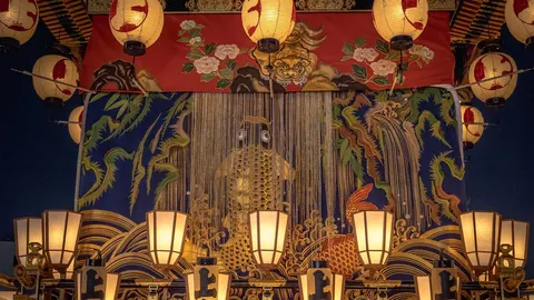 今日は秩父夜祭の大祭り