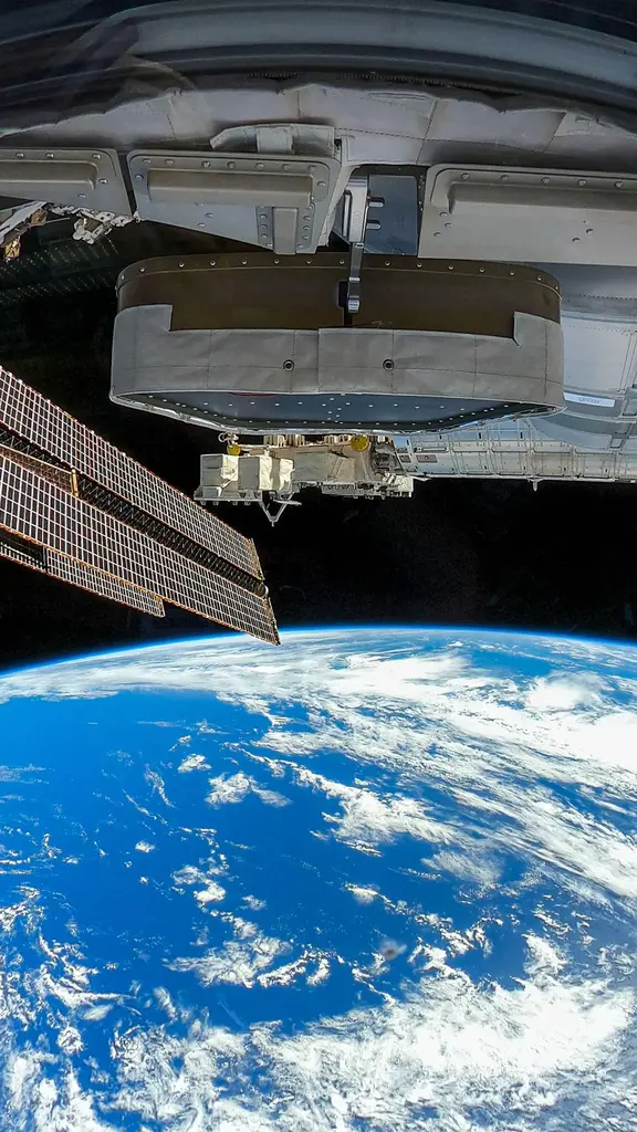 今日は世界宇宙飛行の日