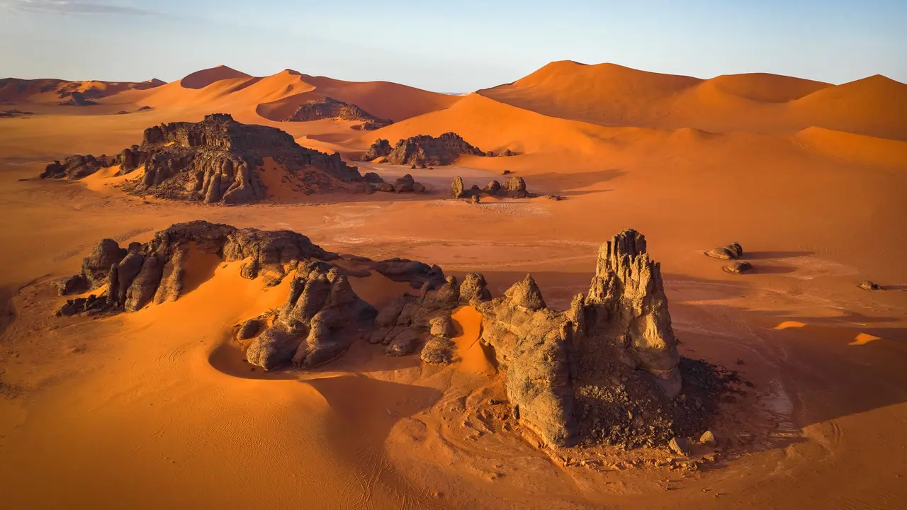 Dune days and desert haze