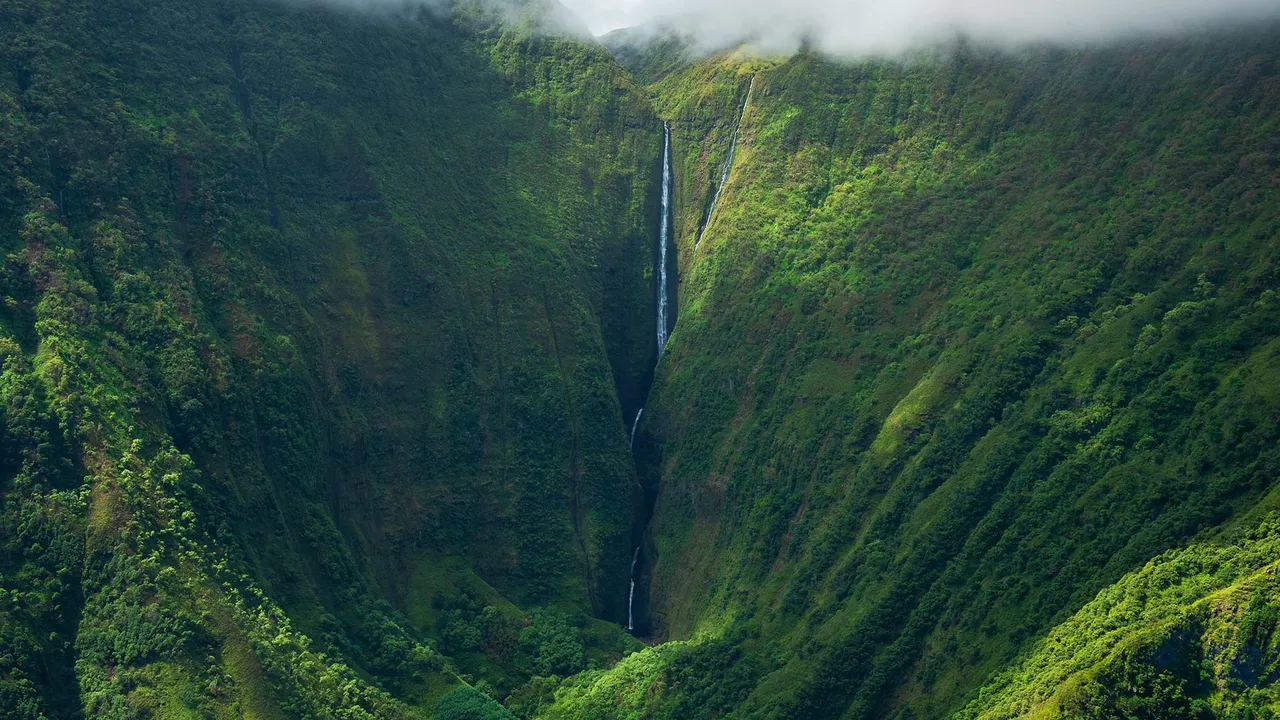 Olo'upena Falls, island of Moloka'i, Hawaii, United States