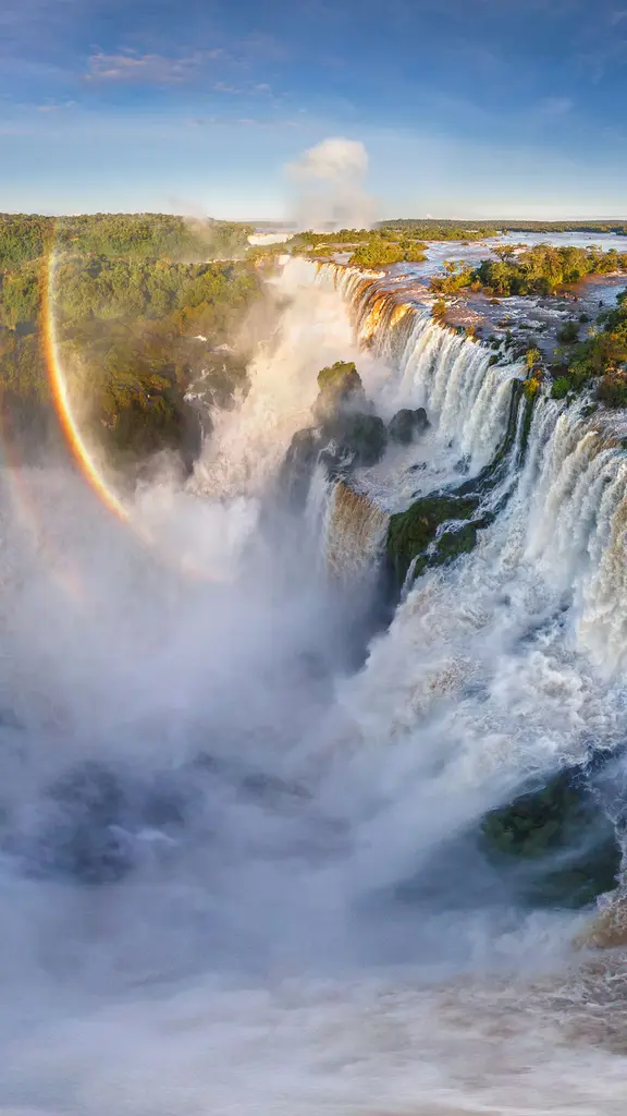 Arco iris en "aguas grandes&rdquo;