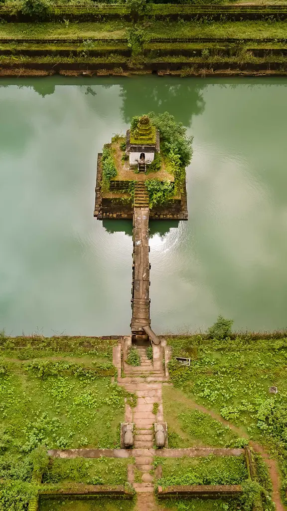 A tale of still waters