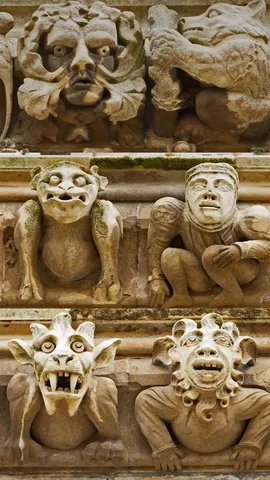 约克大教堂墙上的怪诞雕塑，英格兰北约克郡