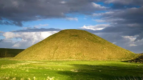 Neolithic site of Silbury Hill, Tilshead, Wiltshire, England