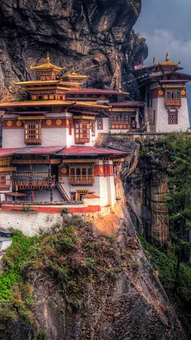 Cliffside calm, spiritual charm