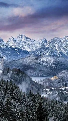 バイエルン・アルプスに建つ美しいお城