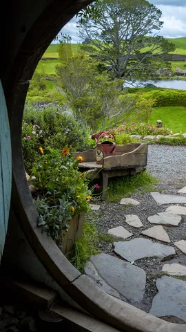 In a hole, there was a story