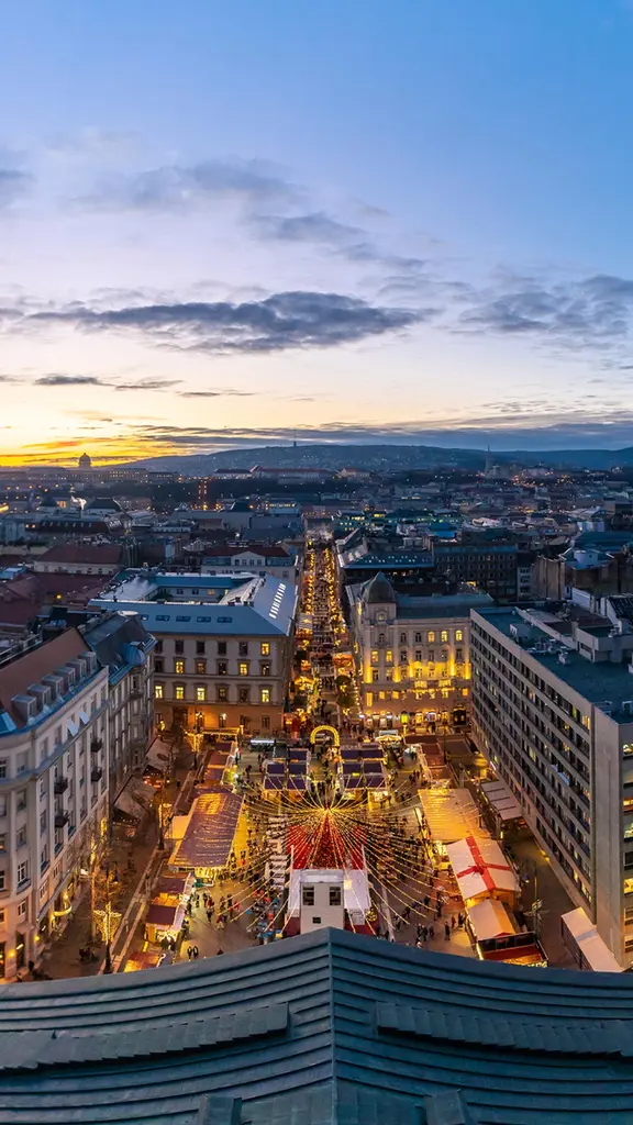 賑やかなクリスマスマーケット