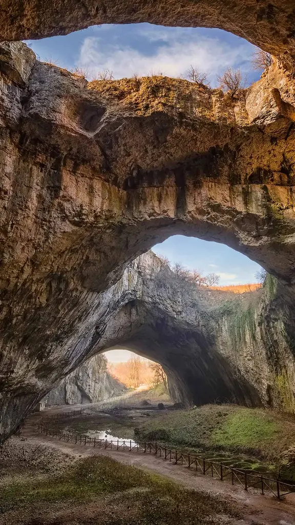 Le luci a soffitto sono un tocco piacevole