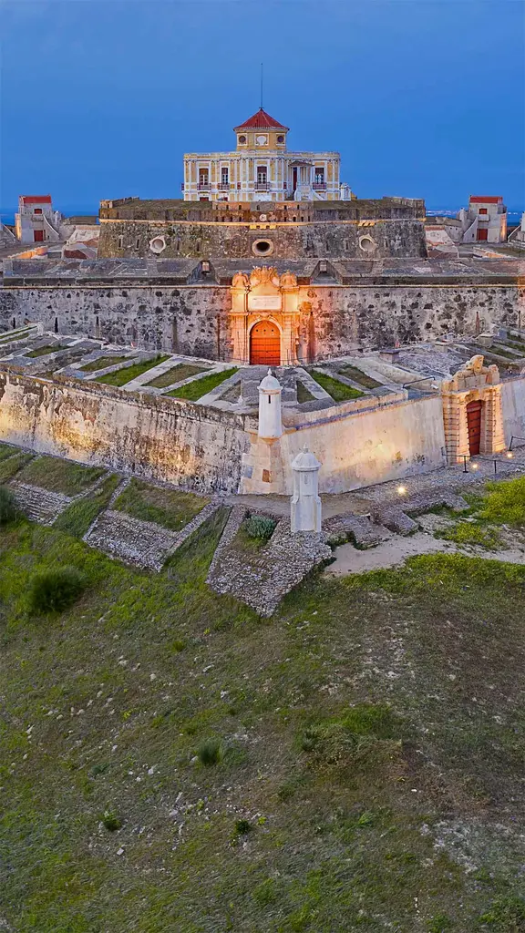 埃尔瓦什附近的格拉萨圣母堡，葡萄牙