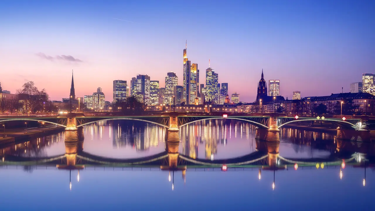 Alte Br&uuml;cke Bridge, Frankfurt, Germany
