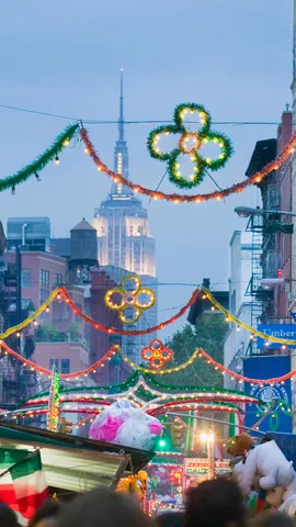 Vediamo chi mangia pi&ugrave; cannoli!