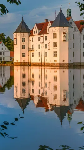 位于弗伦斯堡峡湾的水上城堡