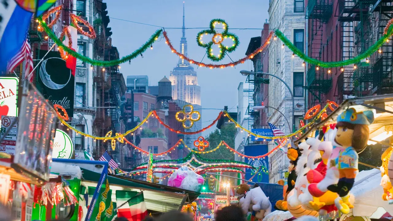 Vediamo chi mangia pi&ugrave; cannoli!