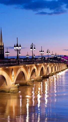 加龙河上的历史通道