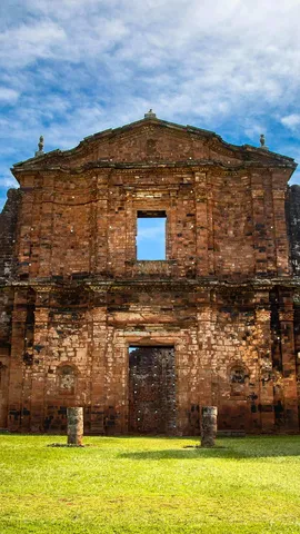 Hist&oacute;ria esculpida em pedra