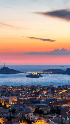 五輪の聖火がマルセイユに到着