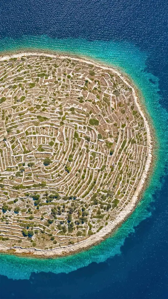 像巨大指纹一样的Bavljenac岛，克罗地亚